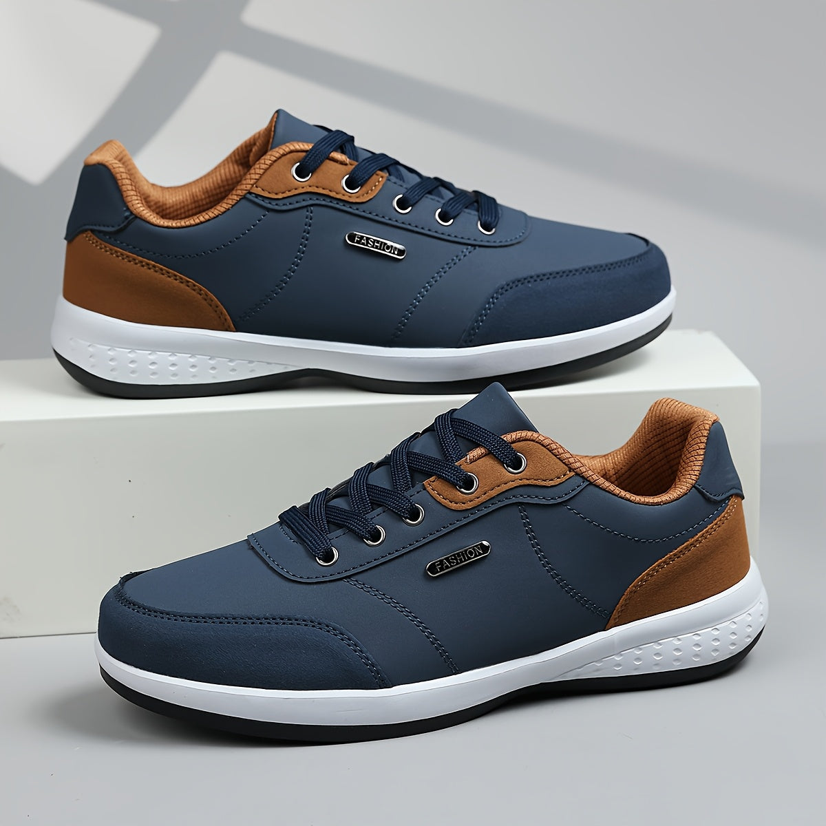 Baskets homme à lacets bicolores - Bleu foncé