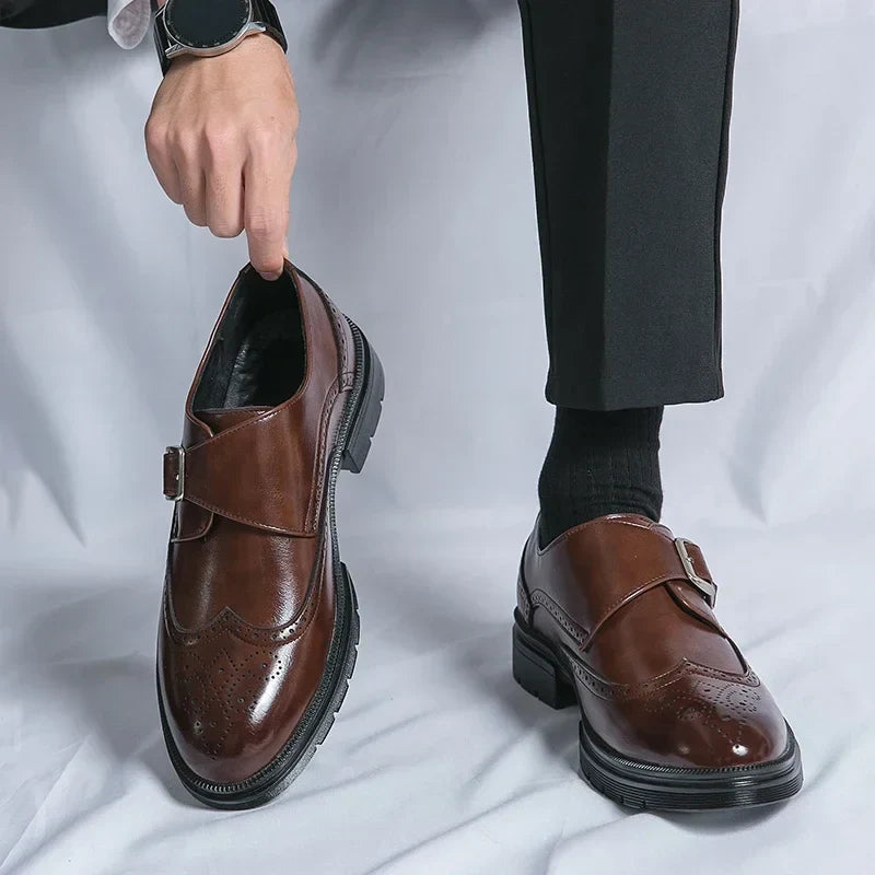 Chaussures homme à bride perforées - image 4