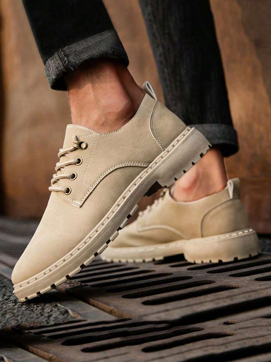 Chaussures homme à lacets crantées - image 3