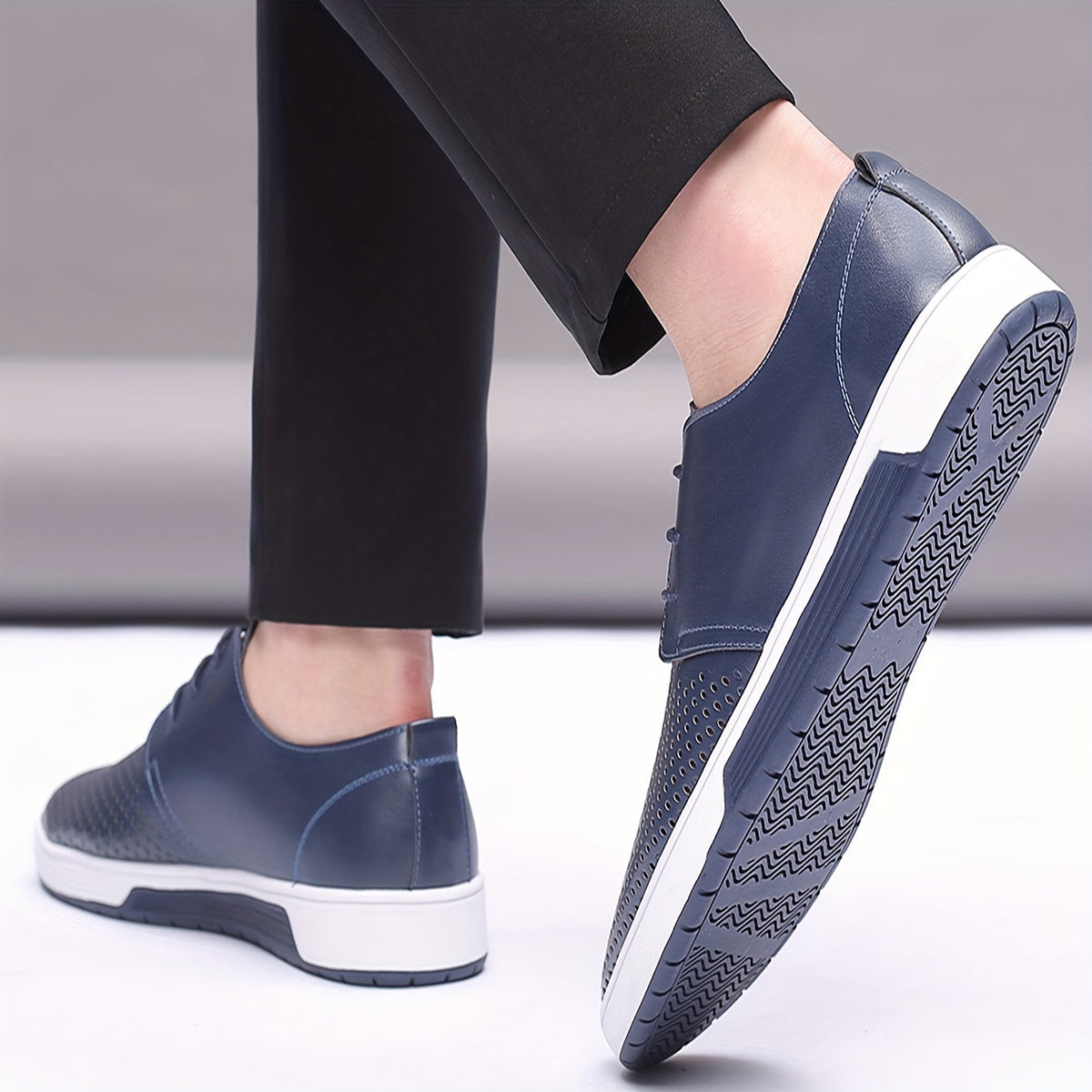 Chaussures homme à lacets perforées - image 9