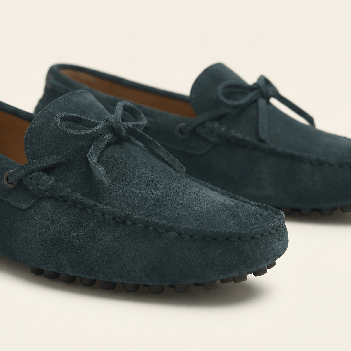 Mocassin à Picots en Daim avec Lacets Décoratifs - image 3