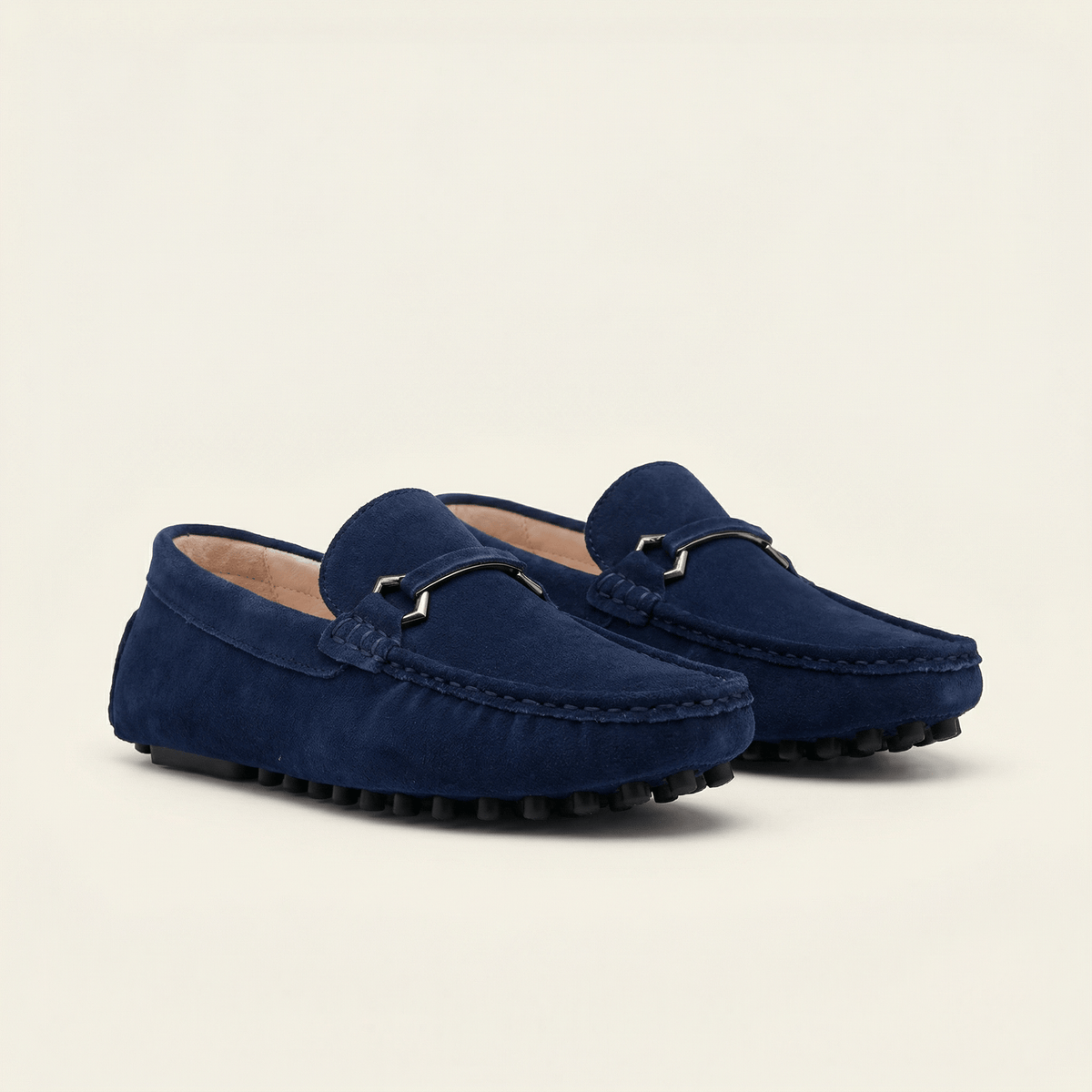 Mocassin à Picots en Daim avec Ornement Métallique - image 2