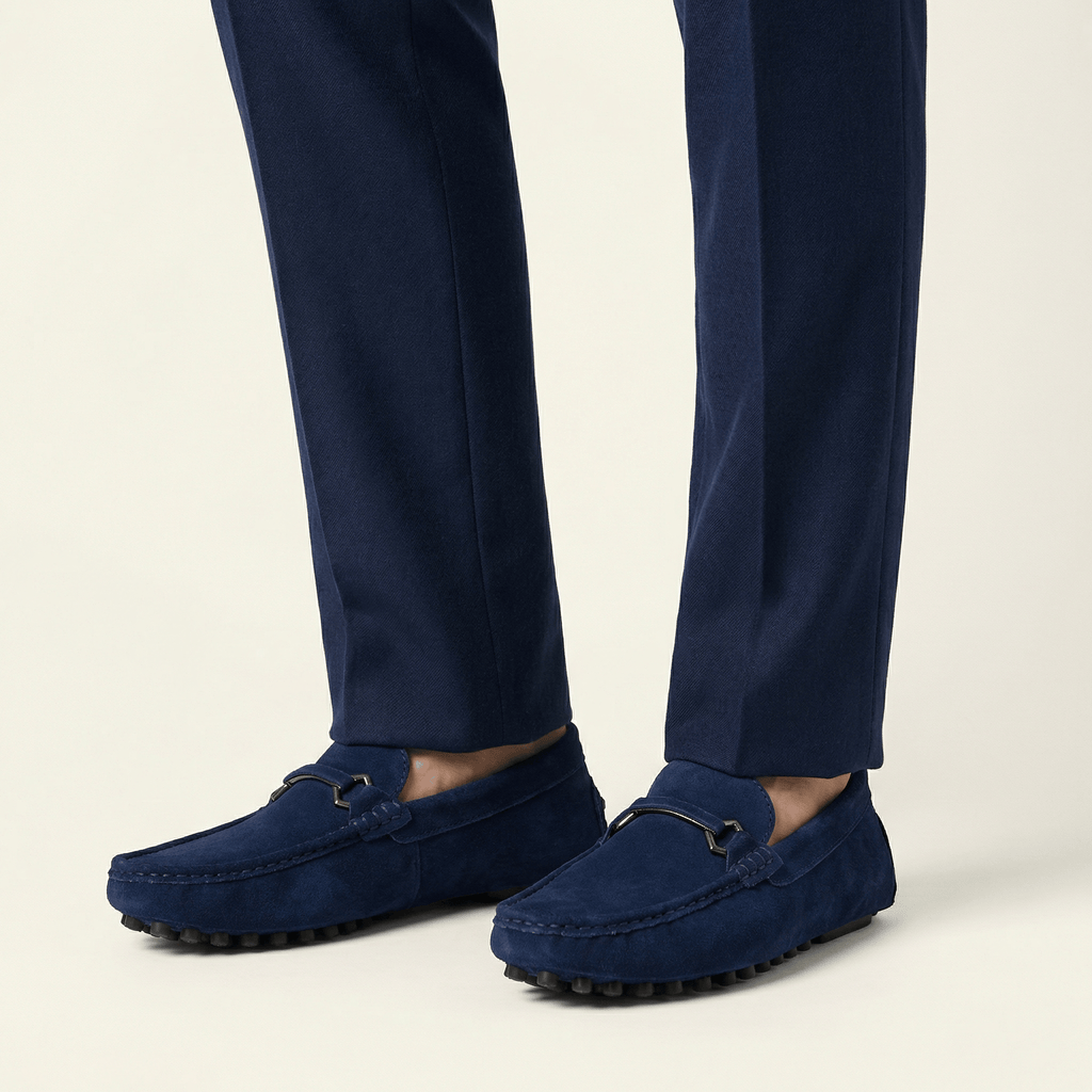 Mocassin à Picots en Daim avec Ornement Métallique - image 3