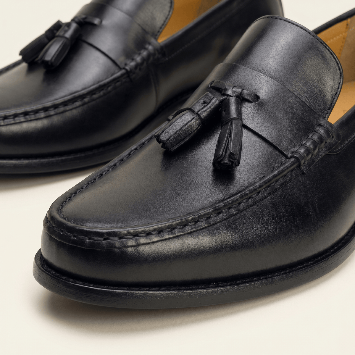 Mocassin Habillé à Glands en Cuir Lisse - image 13