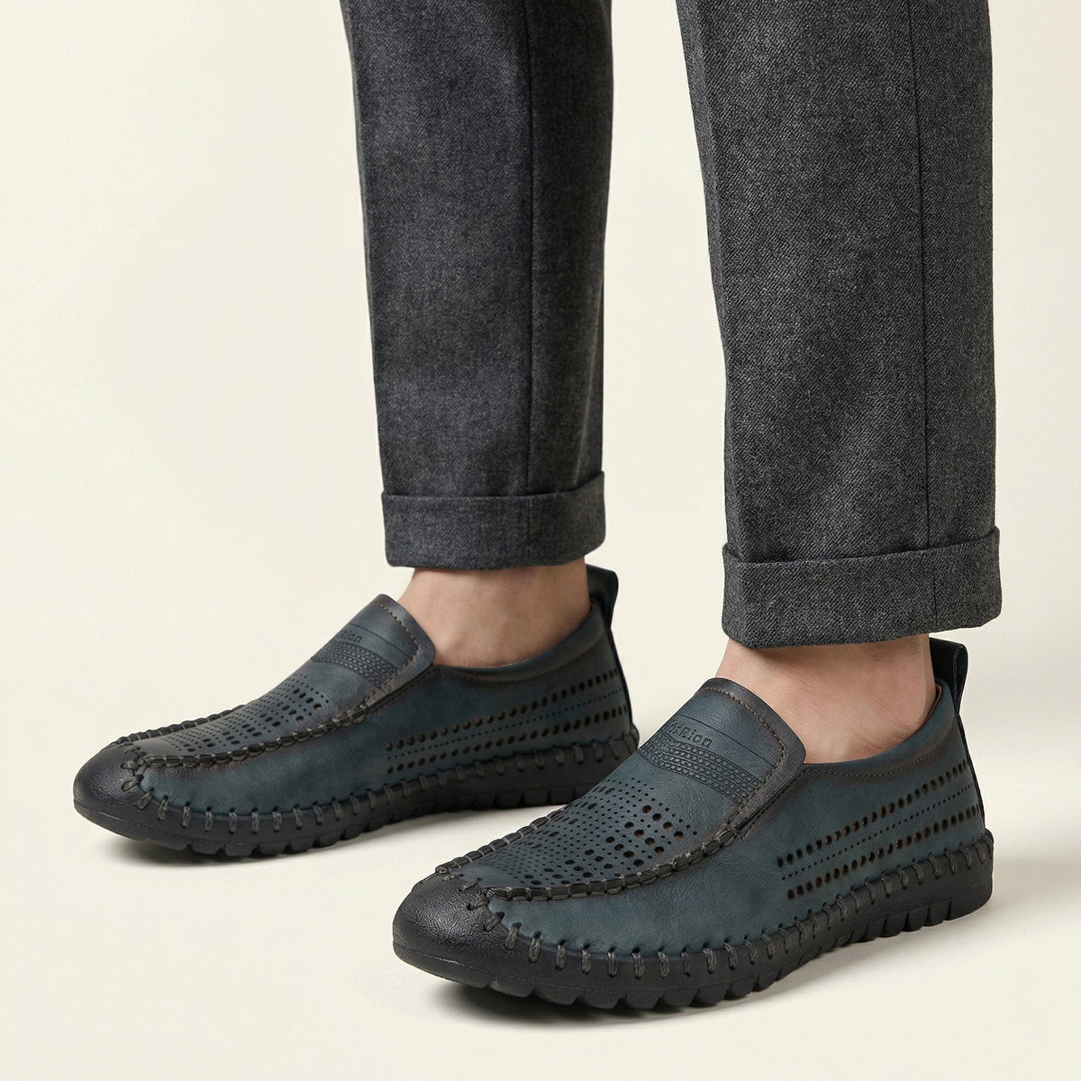 Mocassin Homme de Conduite en Cuir Perforé Souple - image 6