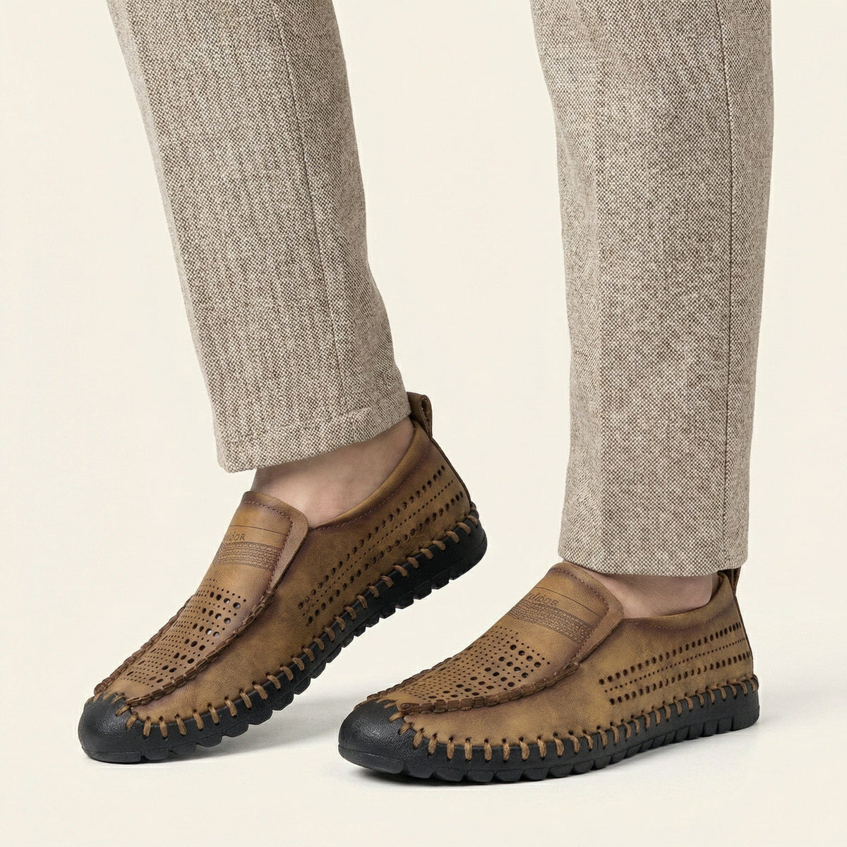 Mocassin Homme de Conduite en Cuir Perforé Souple - image 9