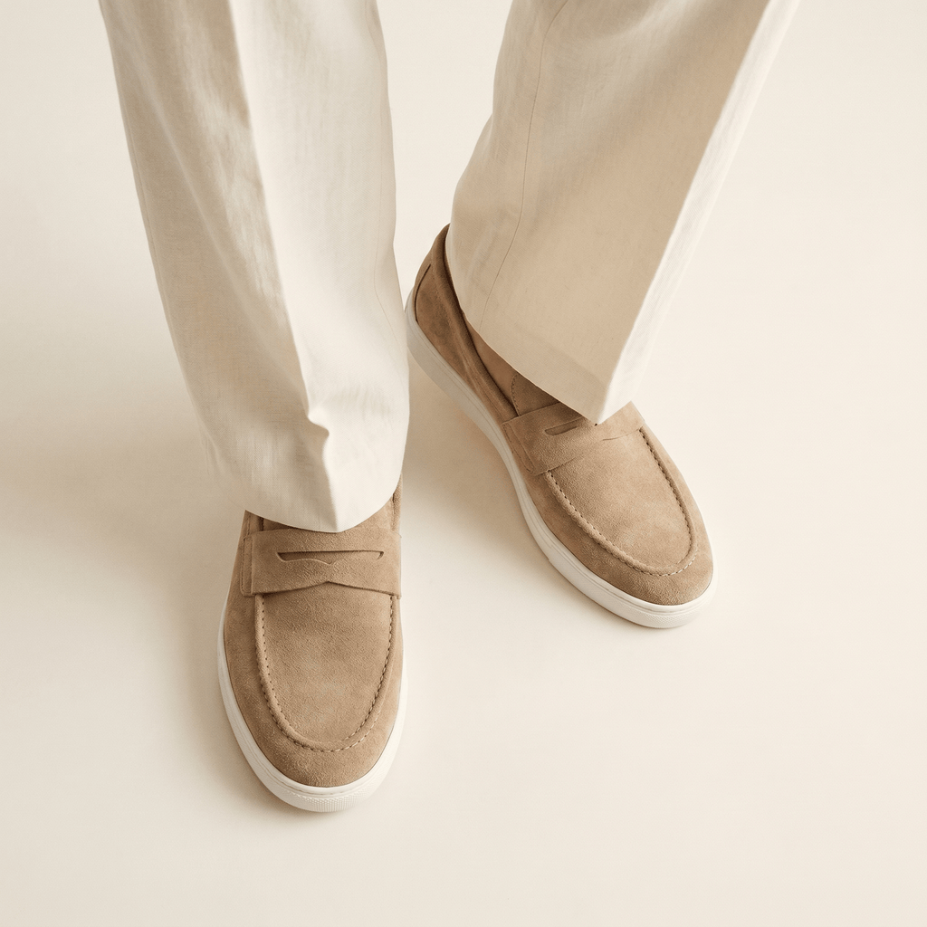 Mocassin Homme Penny Loafer en Daim à Semelle Contrastée - image 4