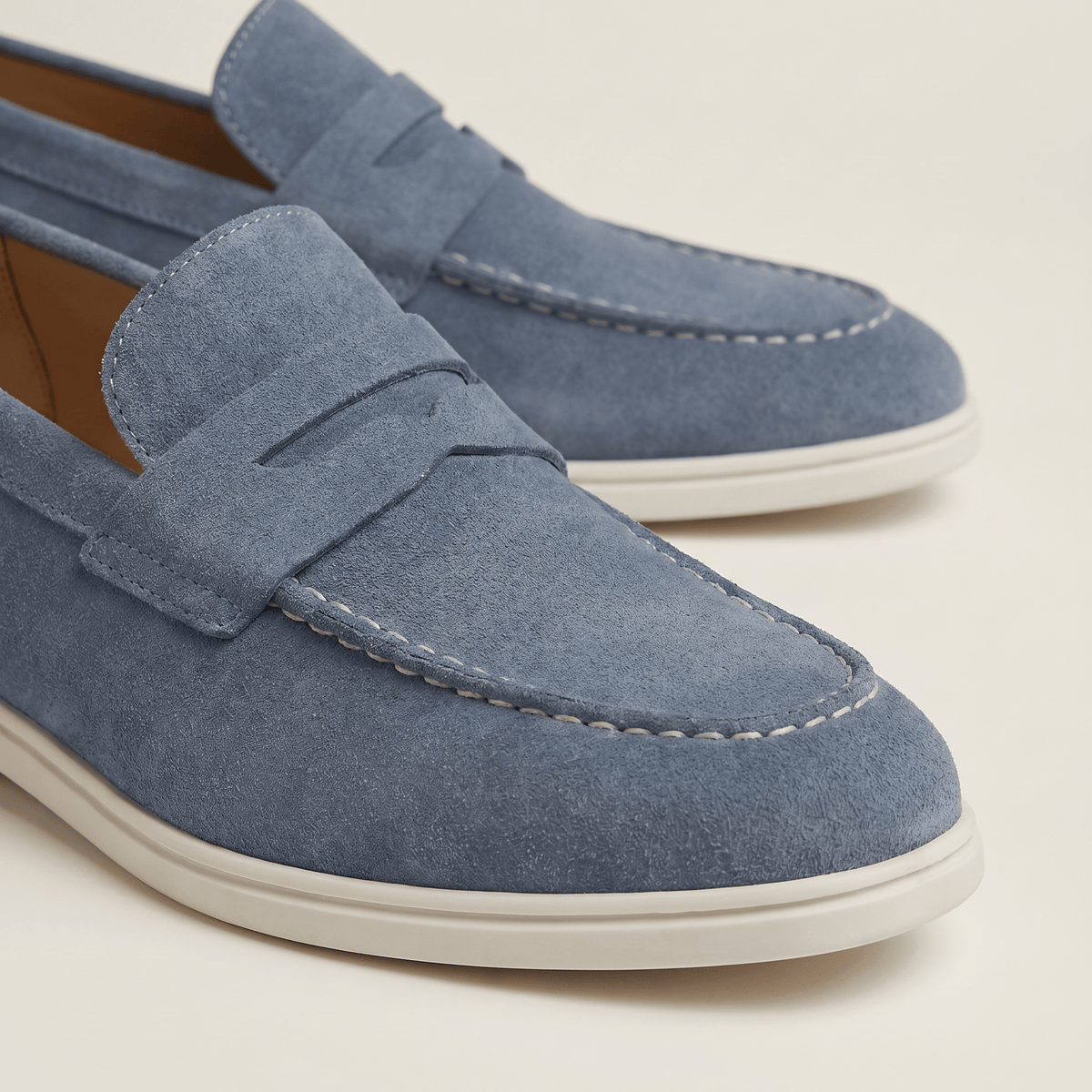 Mocassin Homme Penny Loafer en Daim à Semelle Contrastée - image 13
