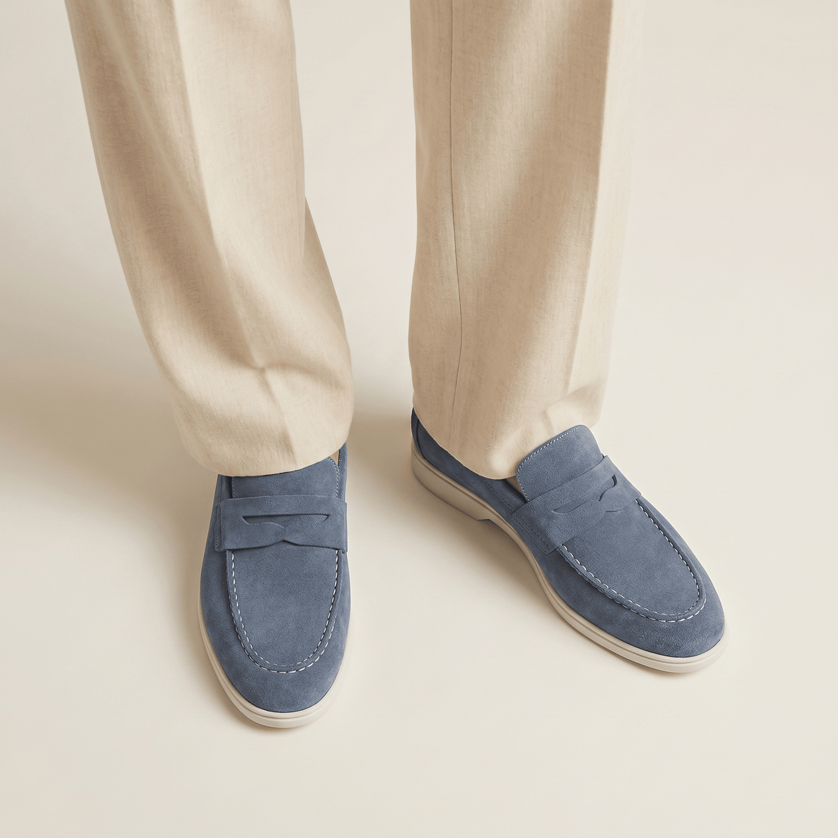 Mocassin Homme Penny Loafer en Daim à Semelle Contrastée - image 14