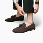 Mocassins à glands en faux daim à surpiqûres blanches - image 3