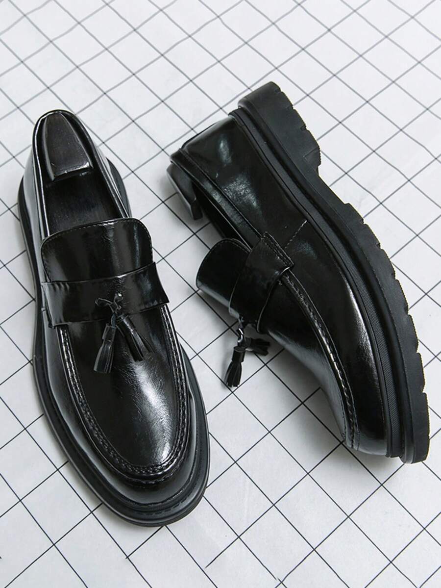 Mocassins homme à bride frangée - image 3