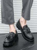 Mocassins homme à bride frangée - image 9