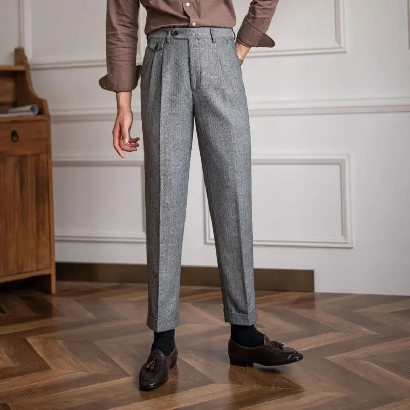Pantalon homme à chevrons - image 1
