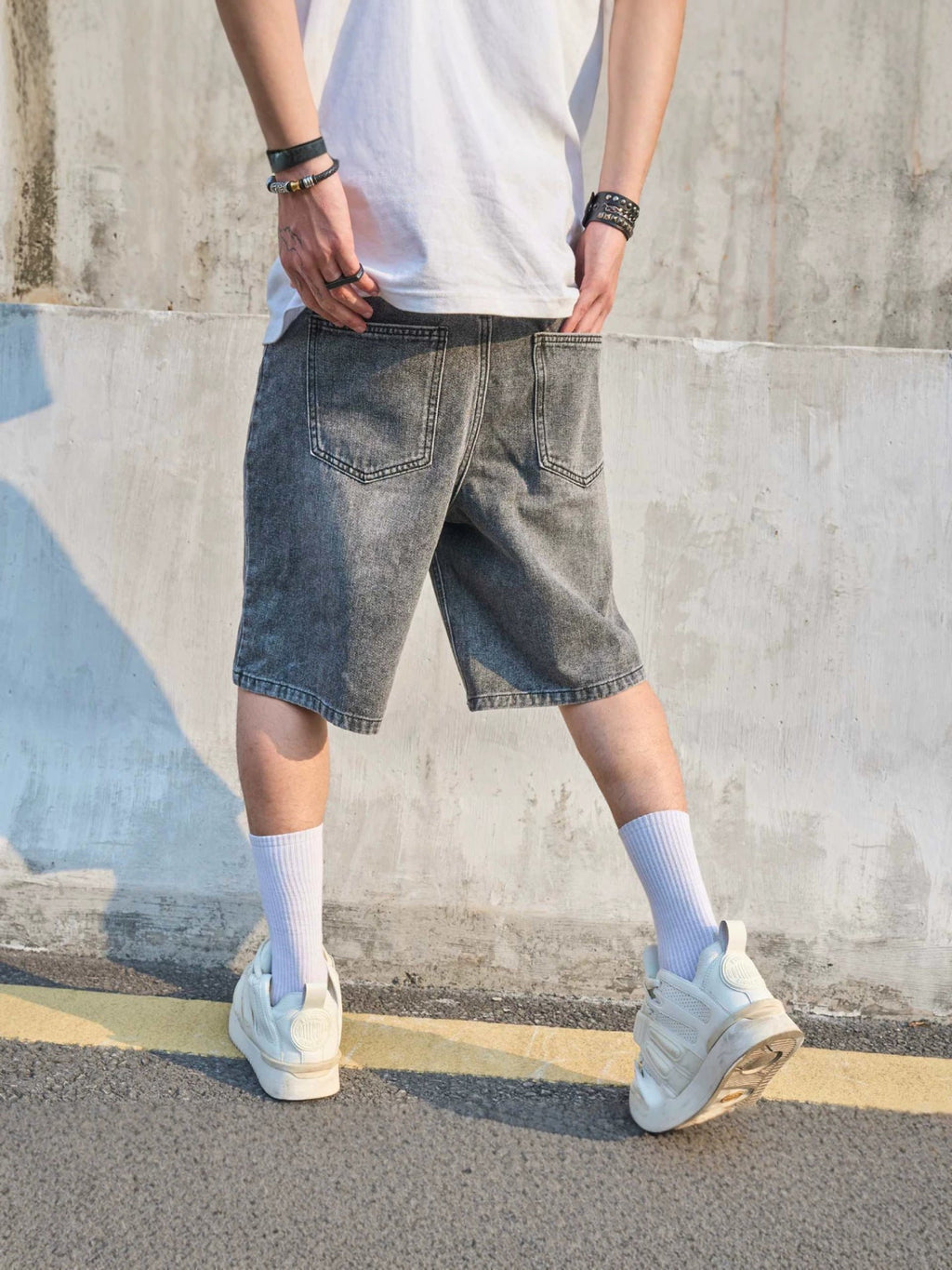 Short homme délavé - image 3